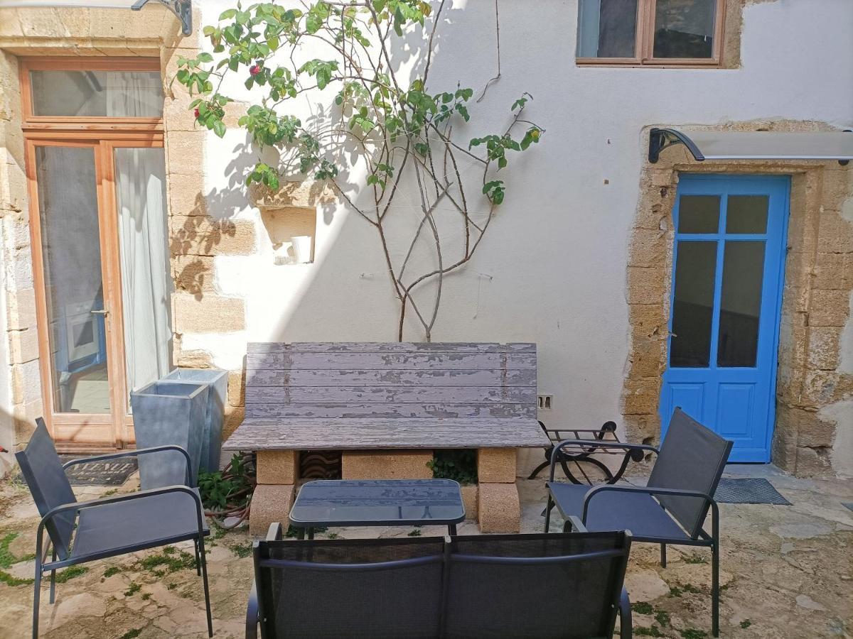 T2 Duplex "Chez Evelyne" Lägenhet Remoulins Exteriör bild