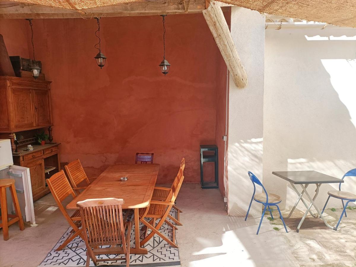T2 Duplex "Chez Evelyne" Lägenhet Remoulins Exteriör bild