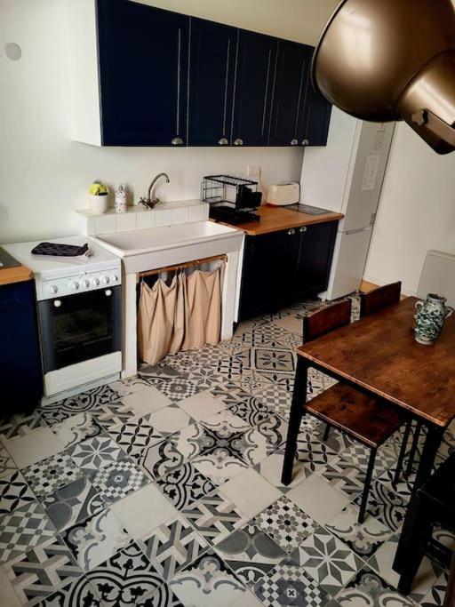 T2 Duplex "Chez Evelyne" Lägenhet Remoulins Exteriör bild
